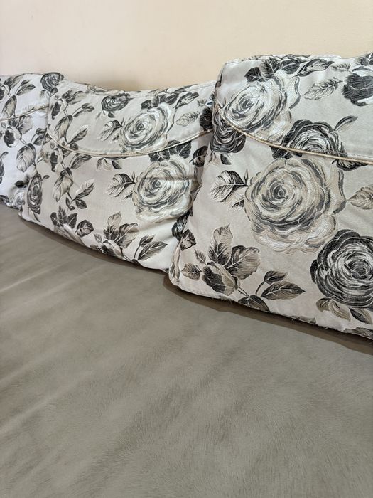 Продается диван в отличном состоянии!