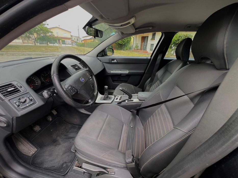 Dezmembrez  Volvo V50 1.6 D2 1115 cp  facelift break