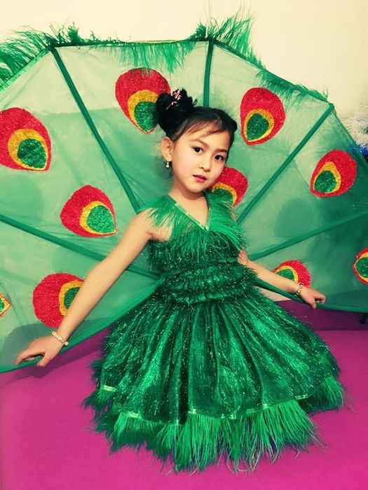 Продам хвосты павлина детские