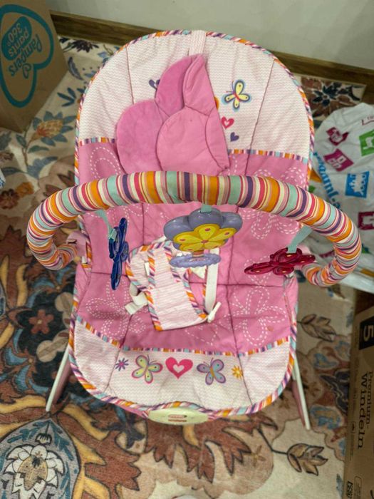 Пееща играчка за заспшиване, бебешка проходилка и вибро шезлонг