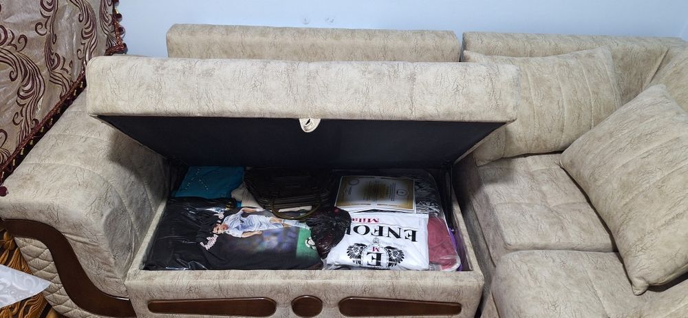 Продается Уголок и стол