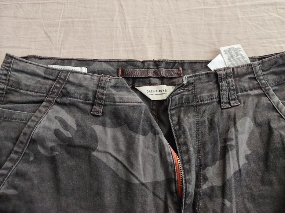 Pantaloni tactici jack&jones!