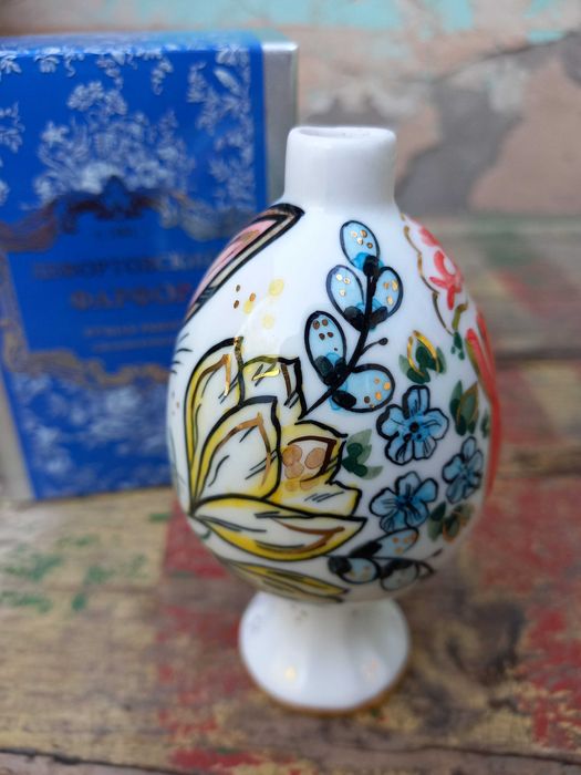 Коллекционная игрушка из фарфора