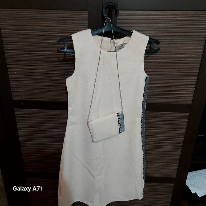 Детской платье продаю