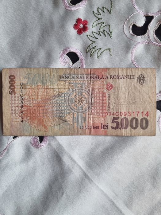 Vând 2 bacnote 5000 lei vechi an 1998 cu seria 001A  004C  60 000 euro