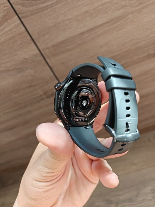 Продавам oneplus watch 4