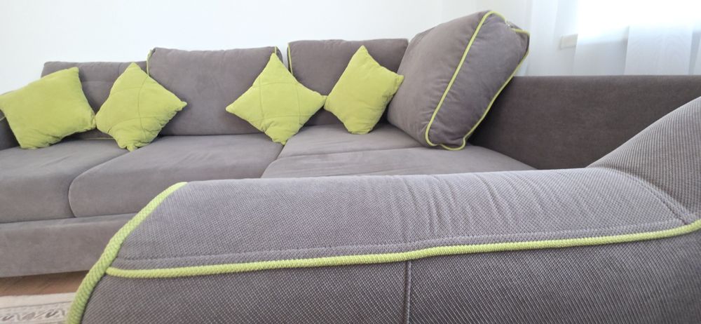 Угловой диван и кресло