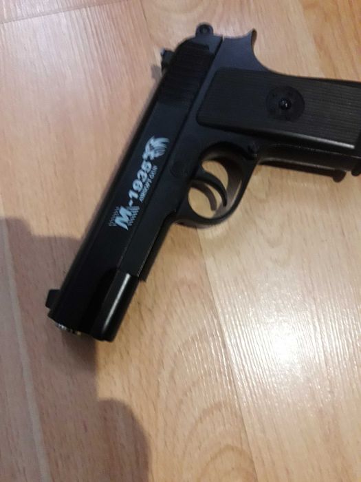 Airsoft спрингов пистолет Токарев ,Метален , 6мм