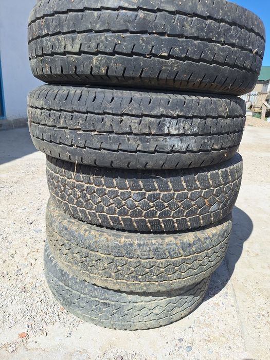 Продам шины на ниву размер R 15