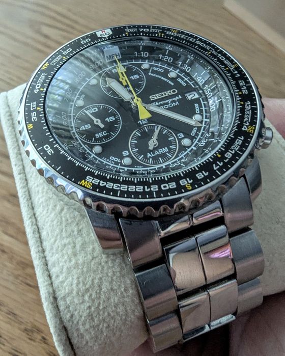 Часовник SEIKO "flightmaster" SNA411