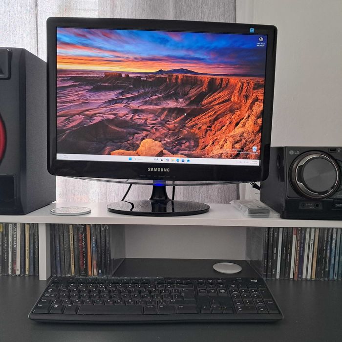 Компютър - абсолютно нов