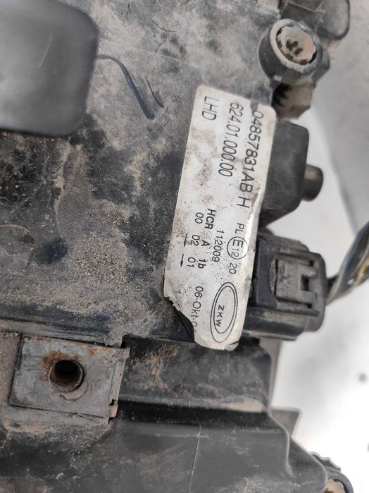 Оригинални   фарове   Chrysler Voyager