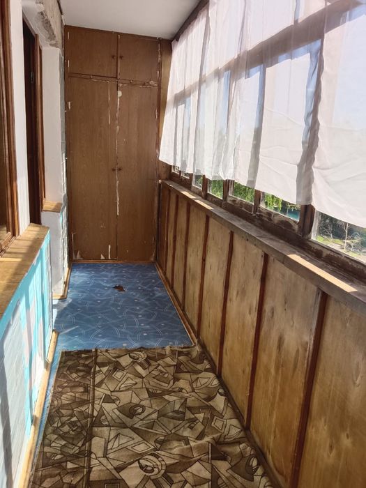 Сдам 2 комнату квар в центре