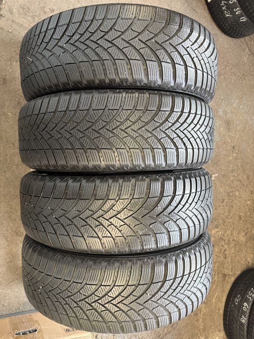 4x Anvelope iarna 215/65 R17 - Semperit Speed Grip 5