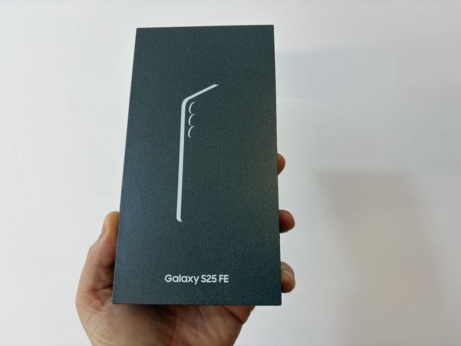 Samsung Galaxy S25FE, 128 gb, 8 gb ram, JetBlack, nou la cutie