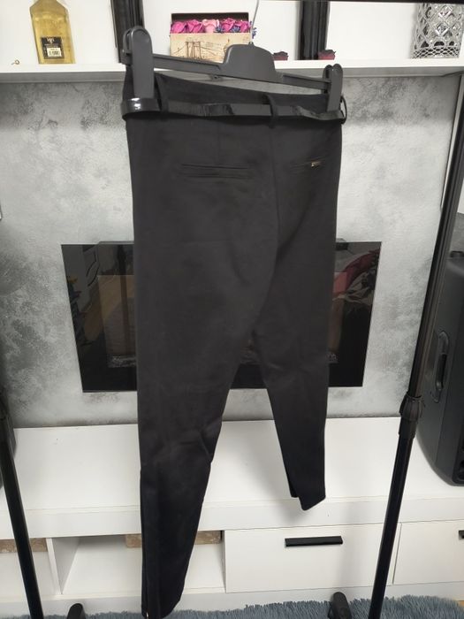 Vând pantaloni stil elegant