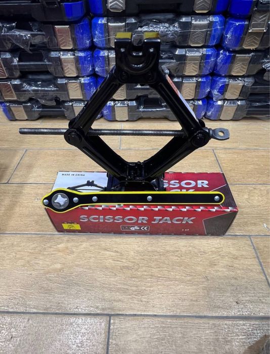 Домкрат унверсални