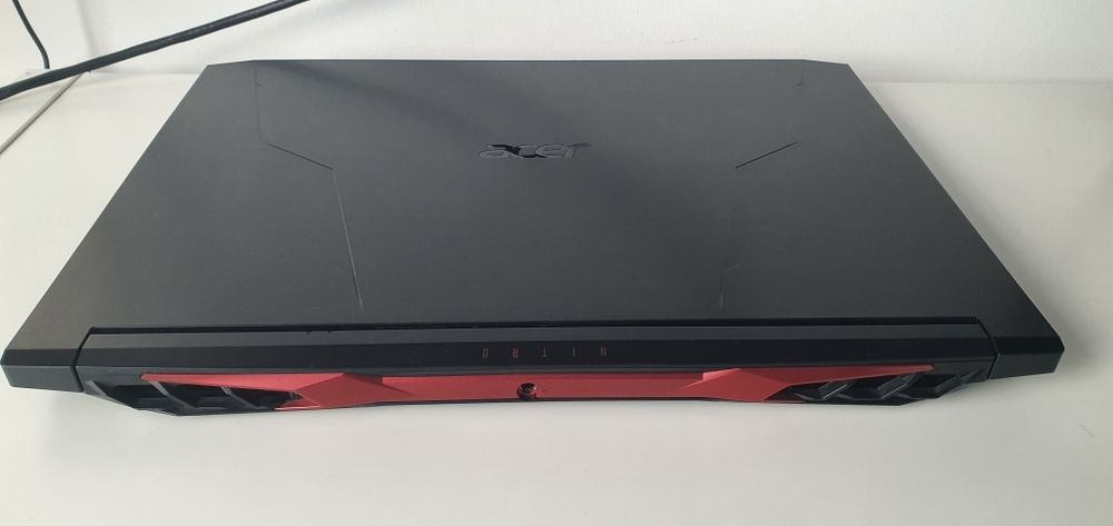 Acer Nitro 5 5900HX, RTX 3080 Full HD defect