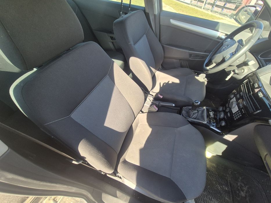 Opel ASTRA H  1.7 CDTI / 2010 /