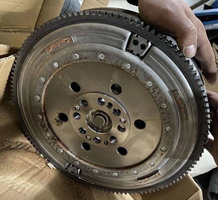 BMW F10 F11 525d 530d НОВ Демпферен Маховик