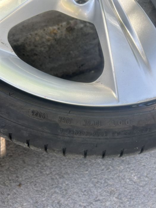 Гуми с джанти за БМВ Е90 18”.