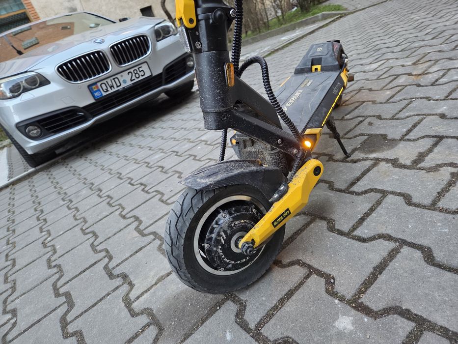 Vând sau schimb trotineta electrică