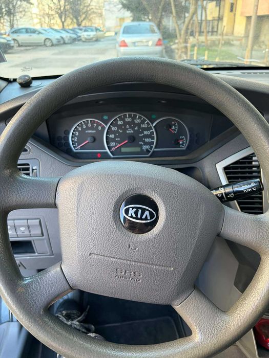 Продавам KIA carens