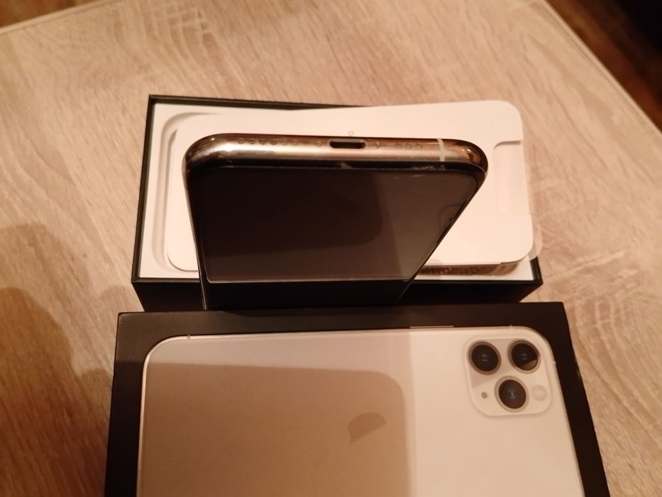 Продам айфон 11 про 512
