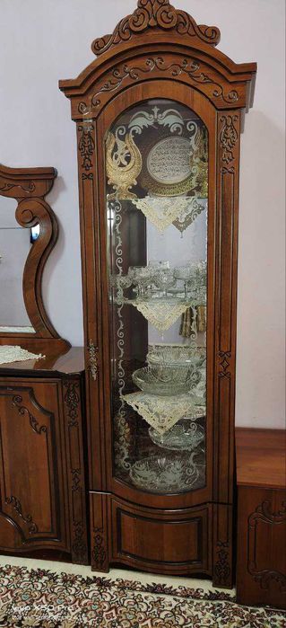 Mebel komod sotiladi.