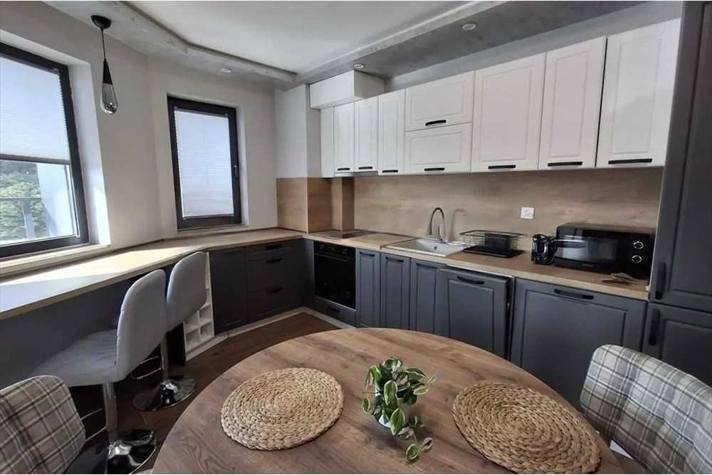 Луксозен апартамент под наем в центъра на Варна