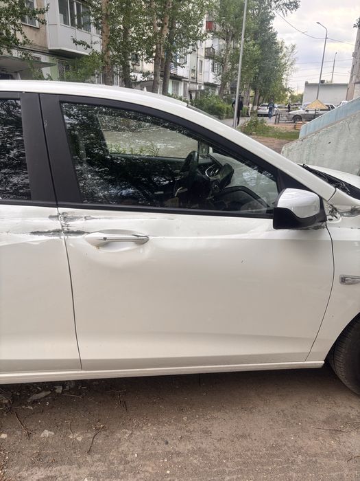 Продам капот и двери от Шевроле