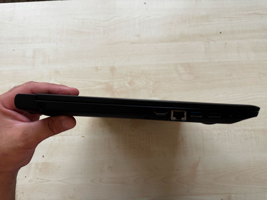 Ноутбук Lenovo сотилади