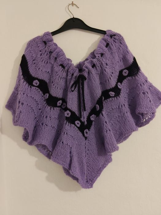 Pelerina croșetata manual pentru doamne și domnișoare