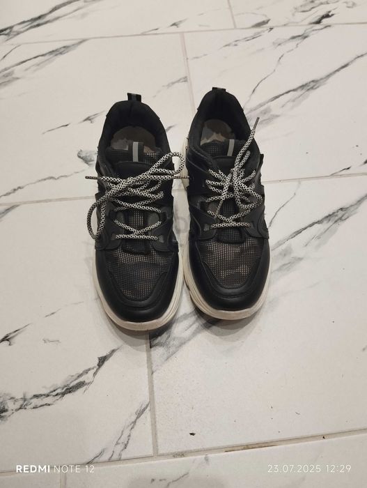 Дамски черни кецове