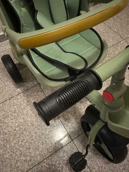 Триколка с въртяща се седалка Sport