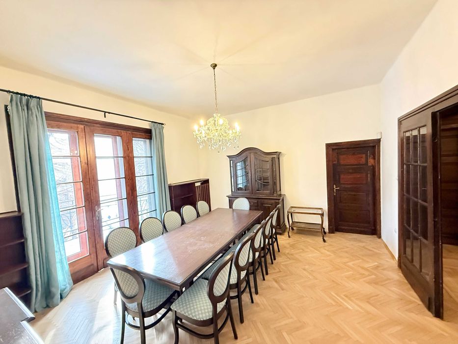 Дава се под наем Многостаен апартамент в София, Докторски паметник - 226 кв.м за 2792.76 € - Снимка #2