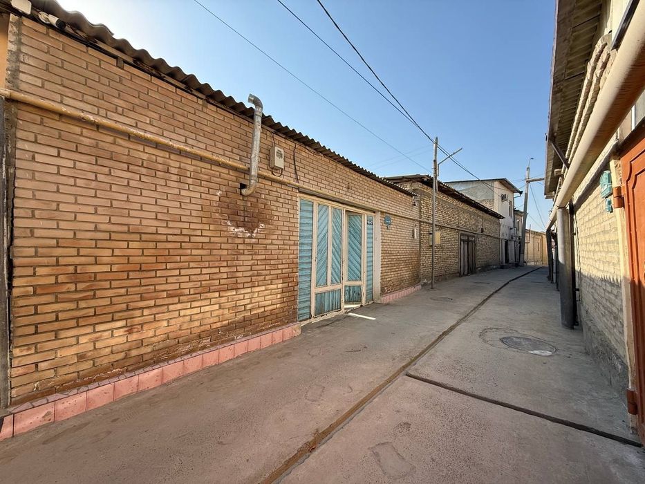 Ховли сотилади эски шахарда