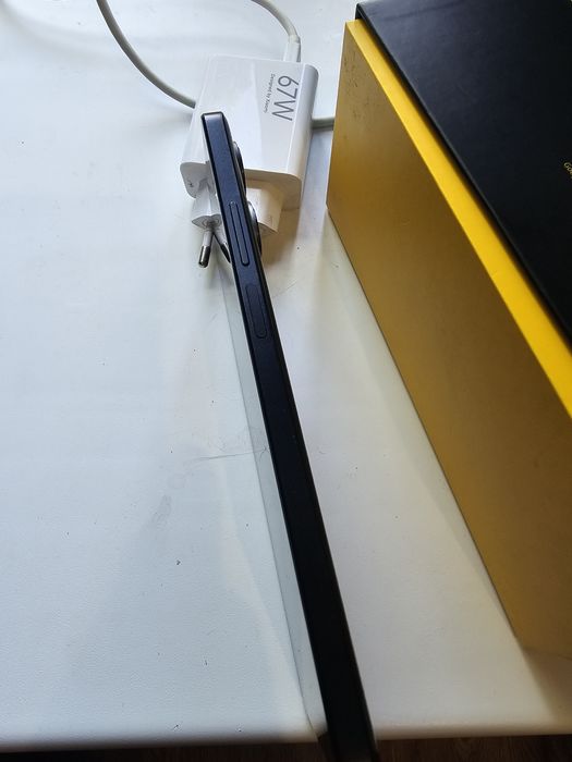 Продам Poco F5 12/256