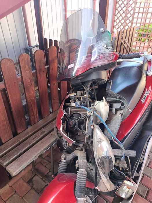 Vând scuter pentru piese