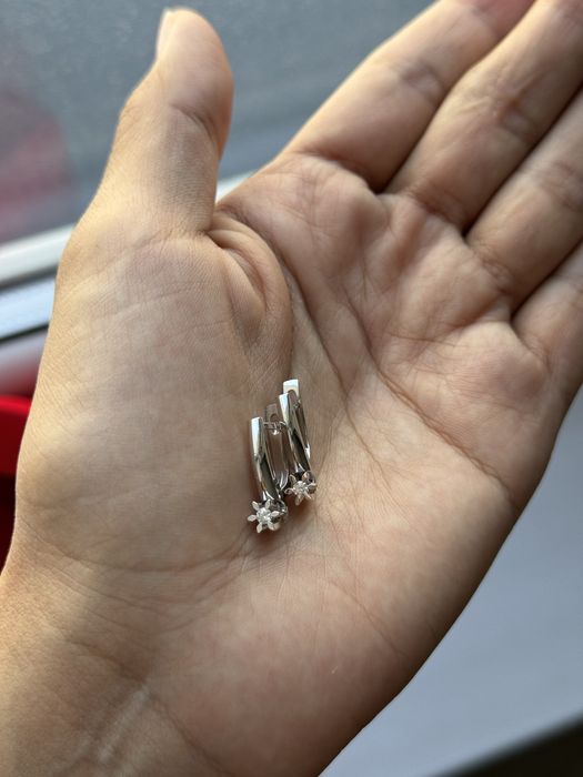 Серьги из белого золота с бриллиантами