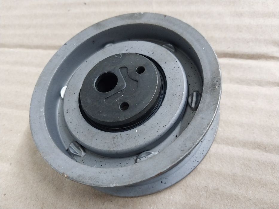 Ролик на ГРМ golf 2 новый