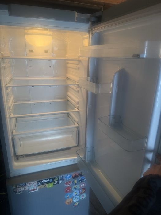 Продам холодильник Samsung