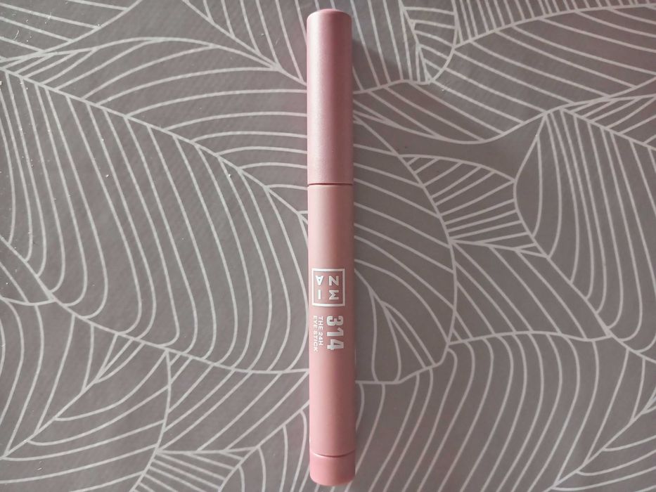 Грим козметика...