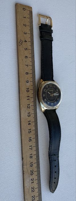 Часовник Слава,механичен позлатен,с два датника,80 г