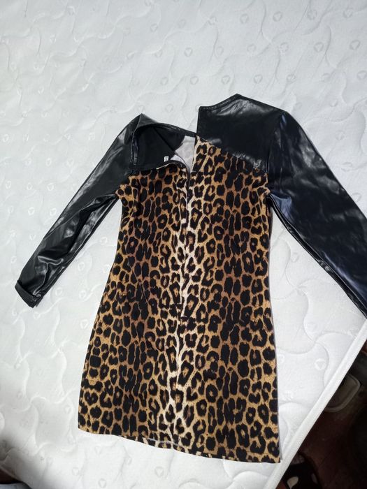 Продам платье на девочку подростка