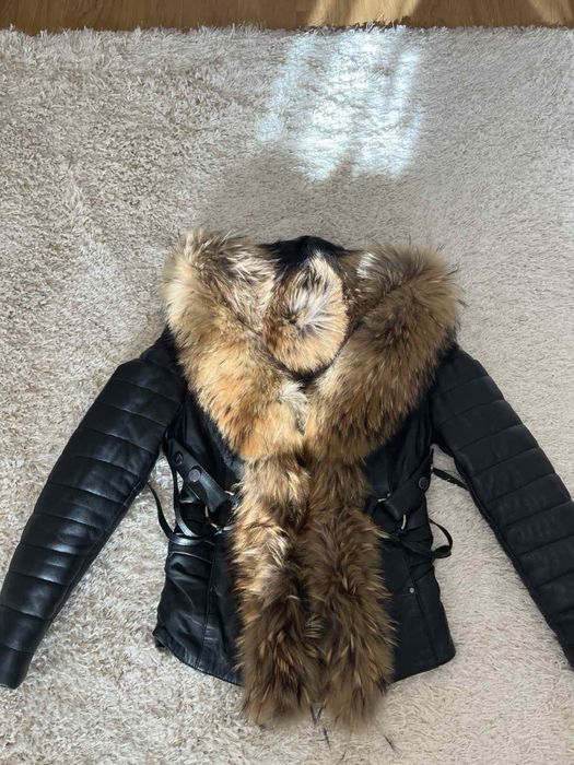 Кожено яке с естествен пух от лисица