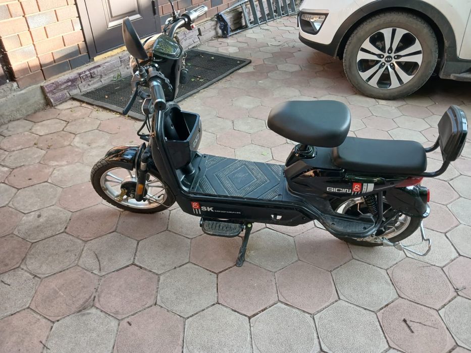 Продам электроскутер.