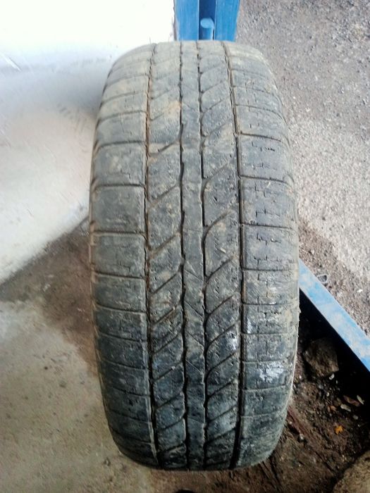 Покрышки разные.