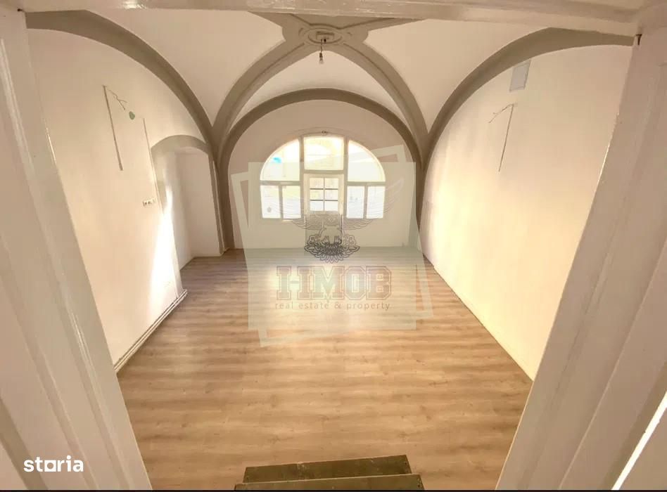 Spatiu comercial cu 2 camere in zona Centrala