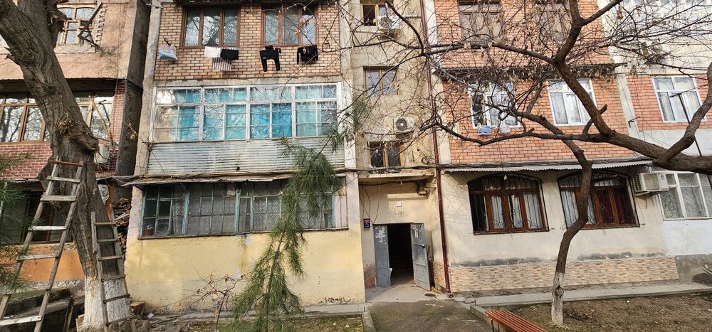 Продается 3х комнатная квартира на 2ом этаже